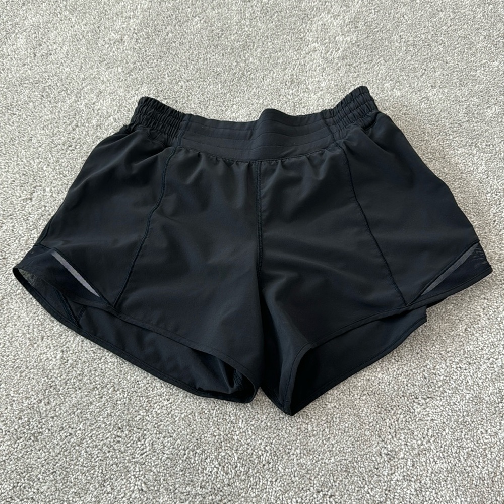 Hotty Hot High-Rise Lined Short 4" size 6